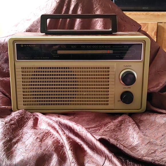 sanyo Other - HOST SPECIAL Vintage Transistor portable radio 1960's